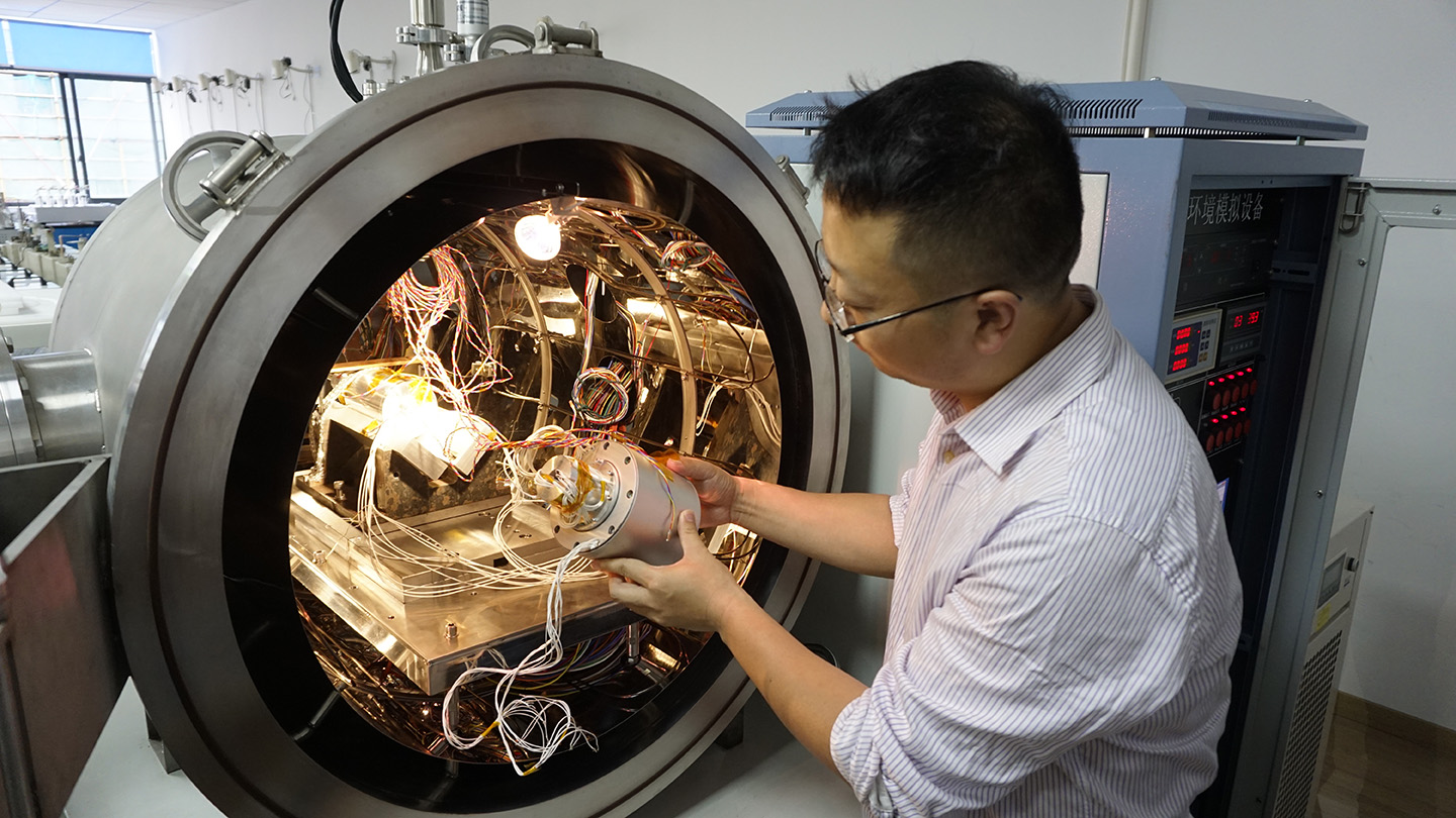 一億轉導電滑環